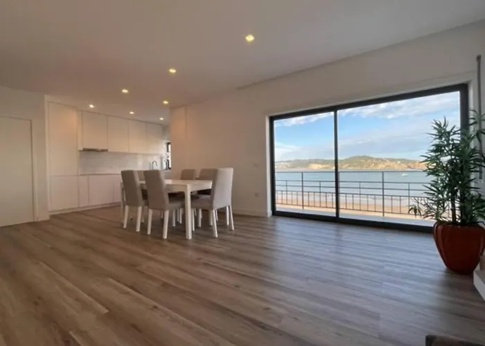 Em Frente A * São Martinho do Porto