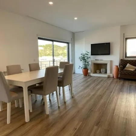 Em Frente A 아파트 상 마르티뇨 두 포르투