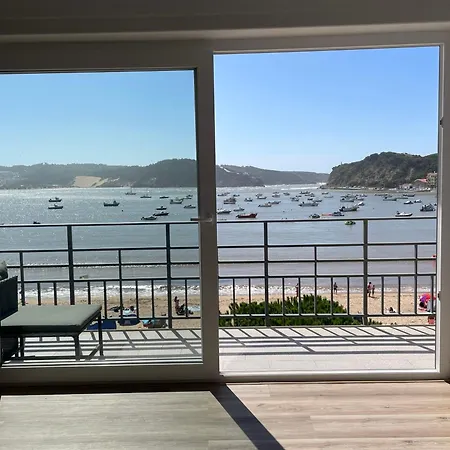 Em Frente A Sao Martinho do Porto